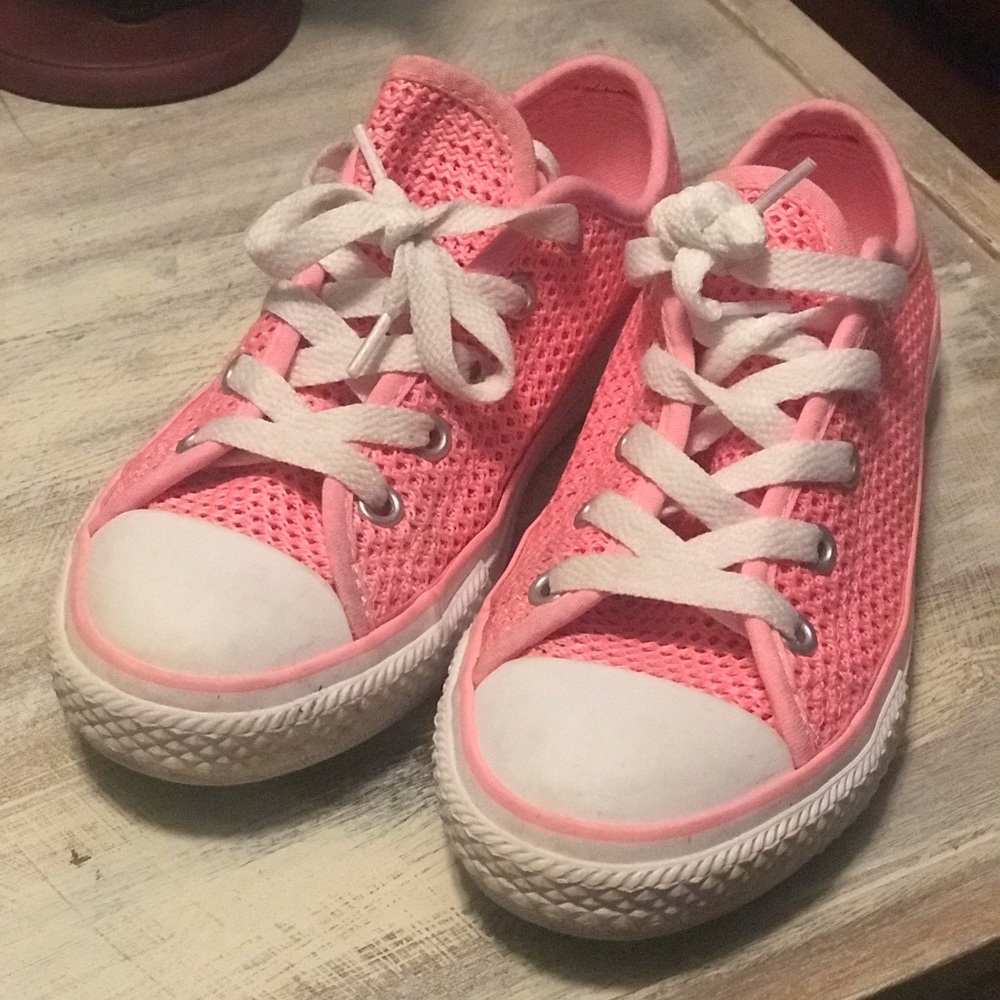 Girls Converse pink Mesh